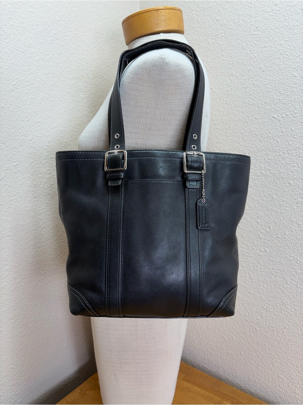 Coach Hampton Black Leather Tote Shoulder Bag Zip Top Buckle Strap Purse - Picture 2 of 12